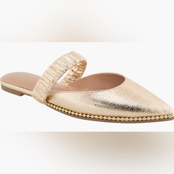 NEW BCBG Women's Gold Textured Mules - Picture 2 of 13